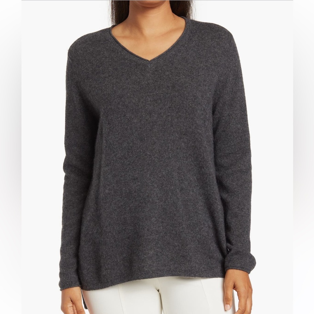 M Magaschoni vneck charcoal gray cashmere sweater